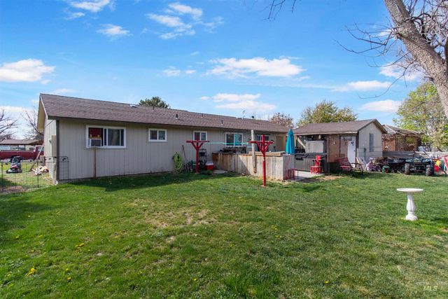 636 Main St N, Hansen, ID 83334