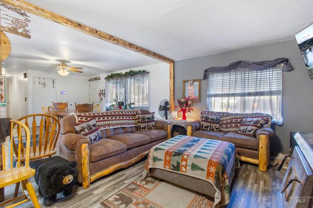 636 Main St N, Hansen, ID 83334