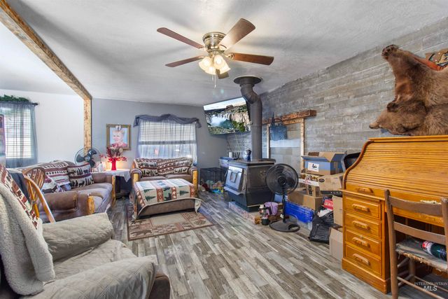 636 Main St N, Hansen, ID 83334