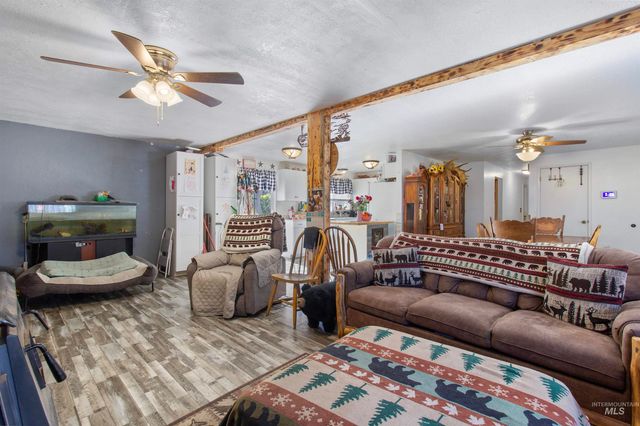 636 Main St N, Hansen, ID 83334
