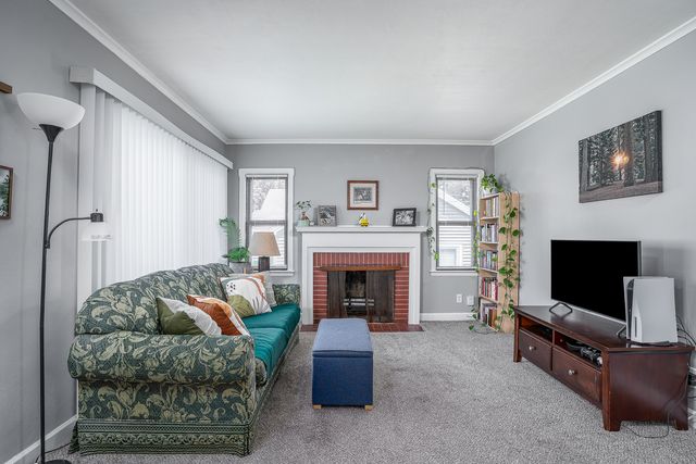 2639 N HOWELL Street, Davenport, IA 52804