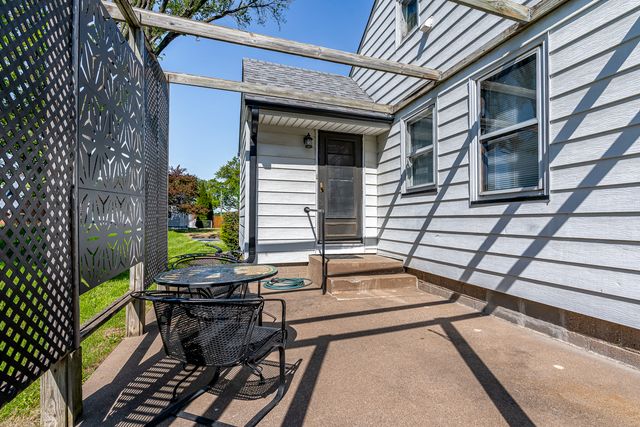 2639 N HOWELL Street, Davenport, IA 52804