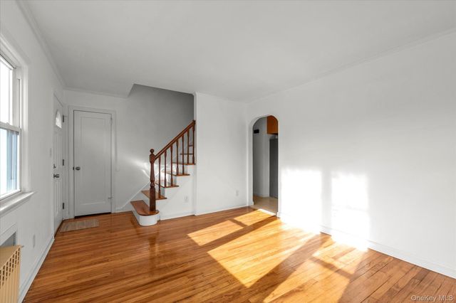 5 White Street, Valley Stream, NY 11580