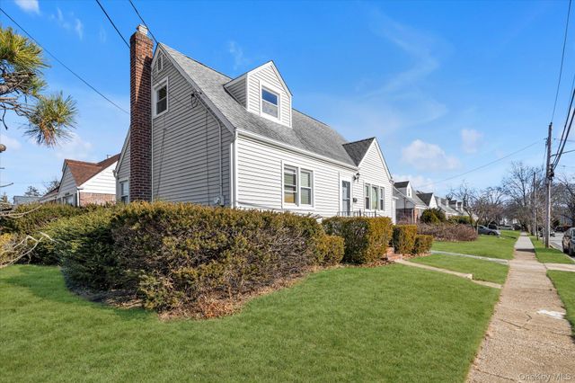 5 White Street, Valley Stream, NY 11580