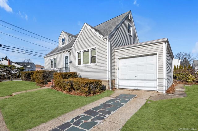 5 White Street, Valley Stream, NY 11580