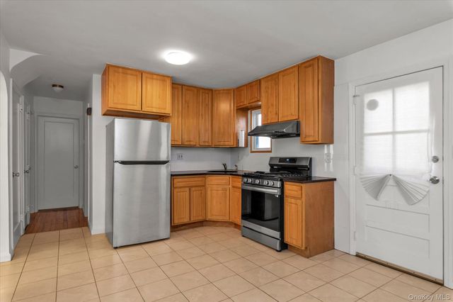 5 White Street, Valley Stream, NY 11580