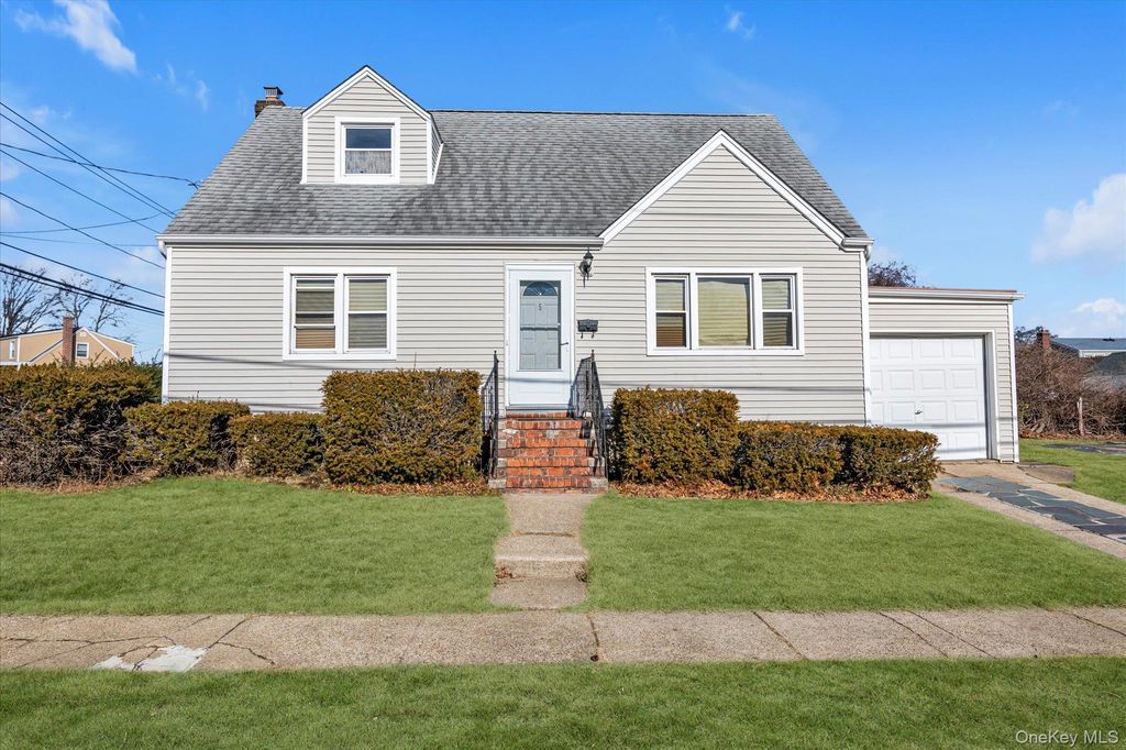 5 White Street, Valley Stream, NY 11580