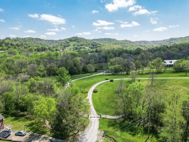 122 Creekside Ln, Woodbury, TN 37190