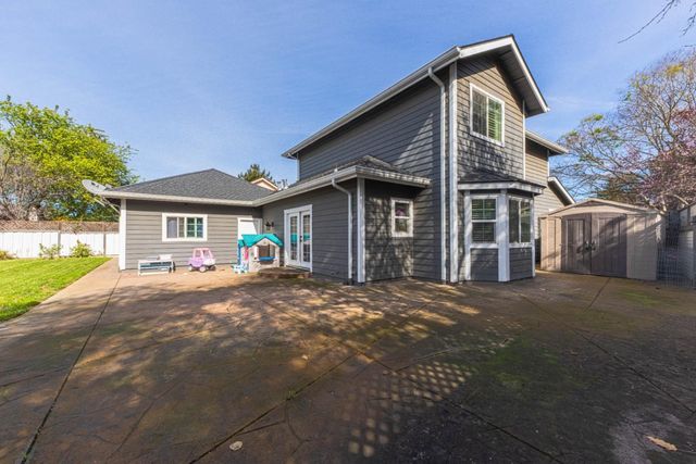 18 Hancock Circle, Salinas, CA 93906