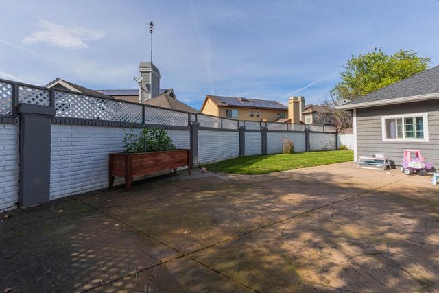 18 Hancock Circle, Salinas, CA 93906