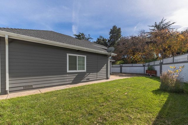 18 Hancock Circle, Salinas, CA 93906