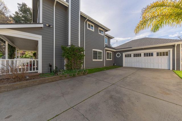 18 Hancock Circle, Salinas, CA 93906