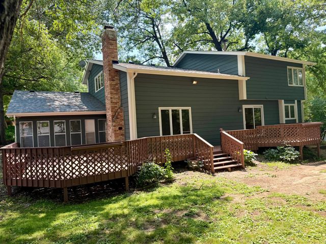 8440 Bayridge Lane, Bloomington, MN 55438