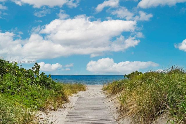 199 Ocean Lane Drive 902, Key Biscayne, FL 33149