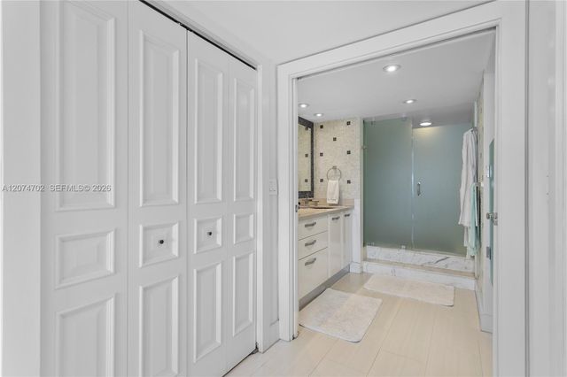 199 Ocean Lane Drive 902, Key Biscayne, FL 33149