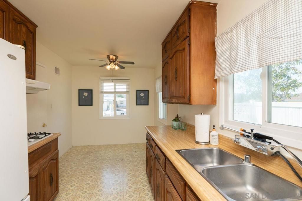 Image 5 of property listing at 6881 Newberry Street, San Diego, CA 92120
