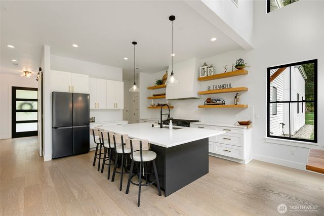 26237 SE Old Black Nugget Road, Issaquah, WA 98029