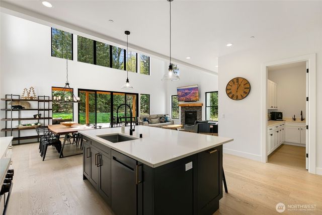 26237 SE Old Black Nugget Road, Issaquah, WA 98029