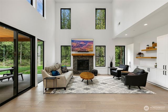 26237 SE Old Black Nugget Road, Issaquah, WA 98029