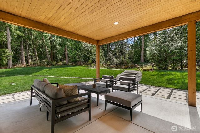26237 SE Old Black Nugget Road, Issaquah, WA 98029