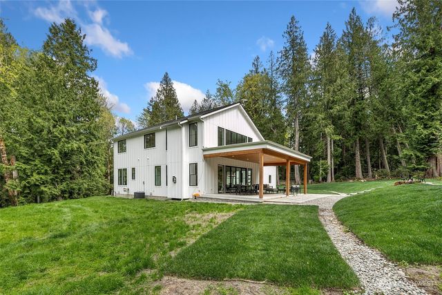 26237 SE Old Black Nugget Road, Issaquah, WA 98029
