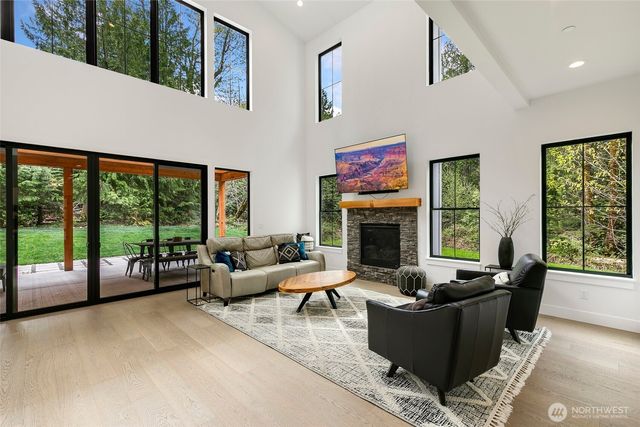 26237 SE Old Black Nugget Road, Issaquah, WA 98029