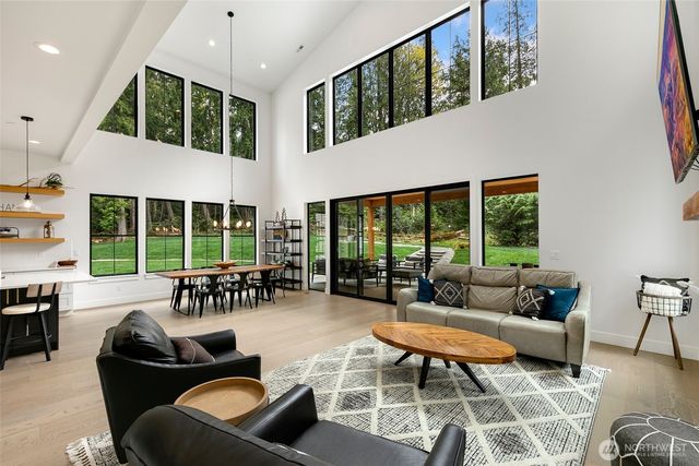 26237 SE Old Black Nugget Road, Issaquah, WA 98029