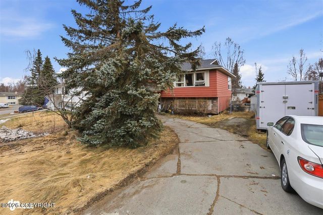 3144 Donington Drive, Anchorage, AK 99504