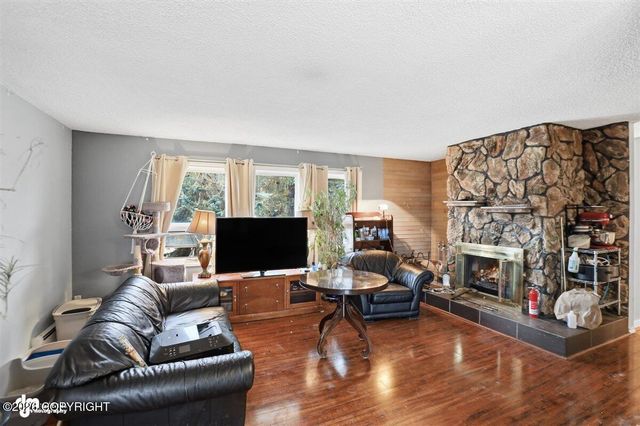 3144 Donington Drive, Anchorage, AK 99504