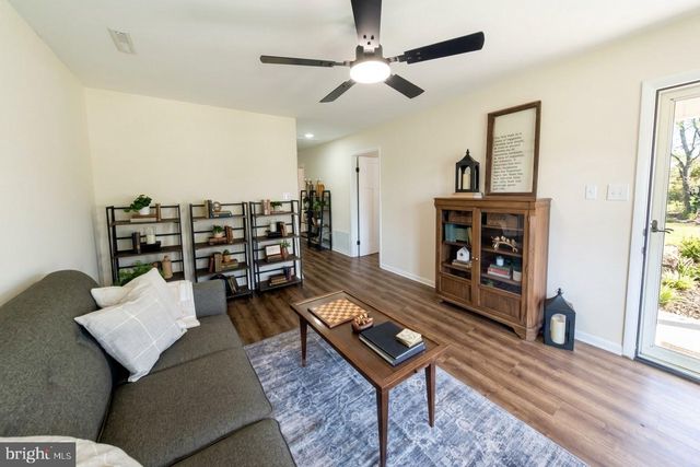 353 RITENOUR ST, Front Royal, VA 22630
