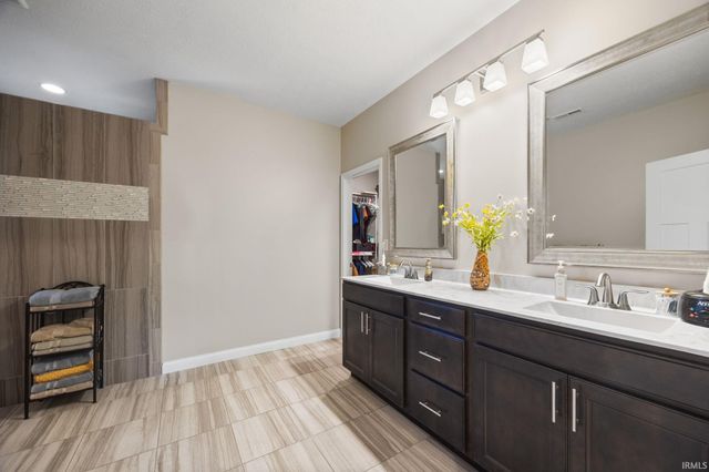 8337 Shepardson Creek Drive, Lafayette, IN 47905