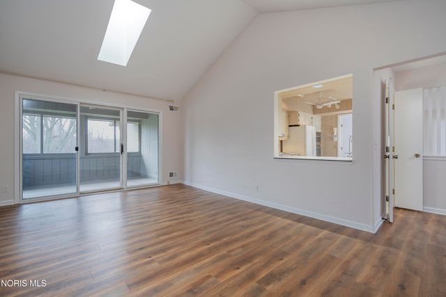 29644 E River Road, Perrysburg, OH 43551