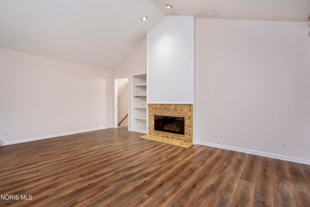 29644 E River Road, Perrysburg, OH 43551