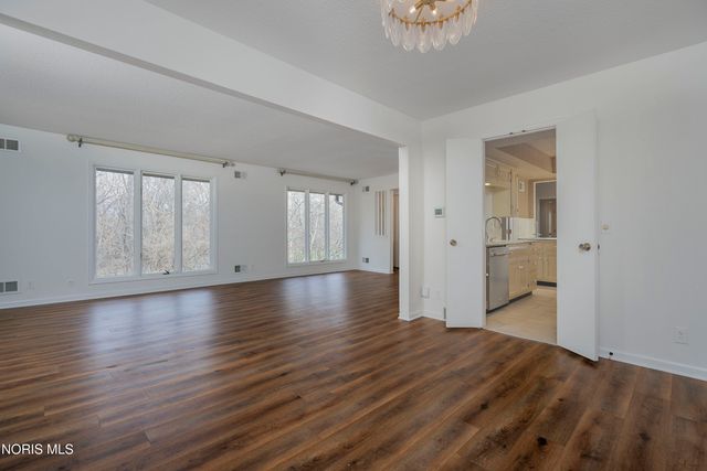 29644 E River Road, Perrysburg, OH 43551