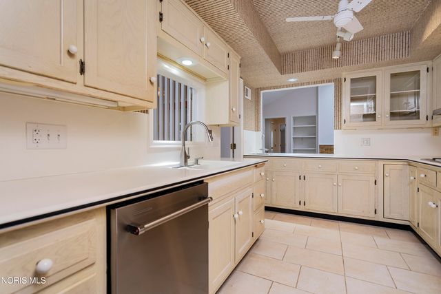 29644 E River Road, Perrysburg, OH 43551