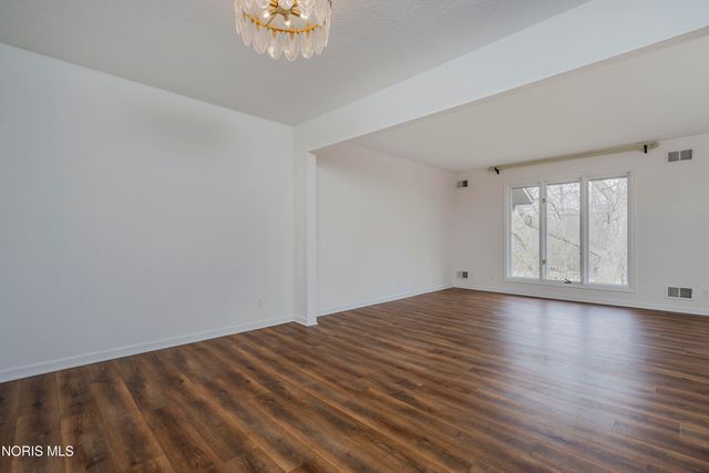 29644 E River Road, Perrysburg, OH 43551