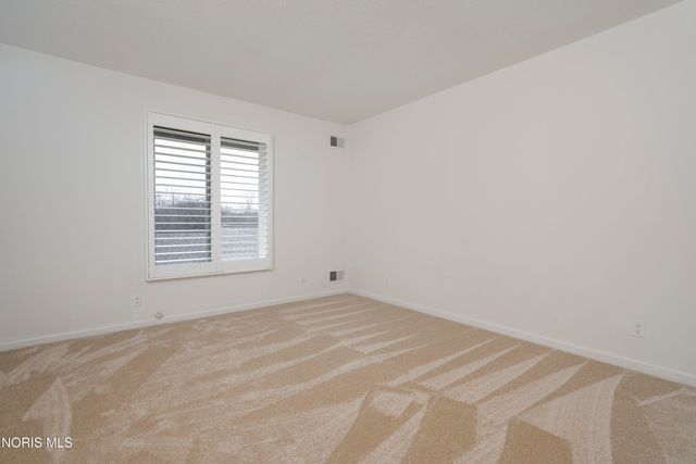 29644 E River Road, Perrysburg, OH 43551