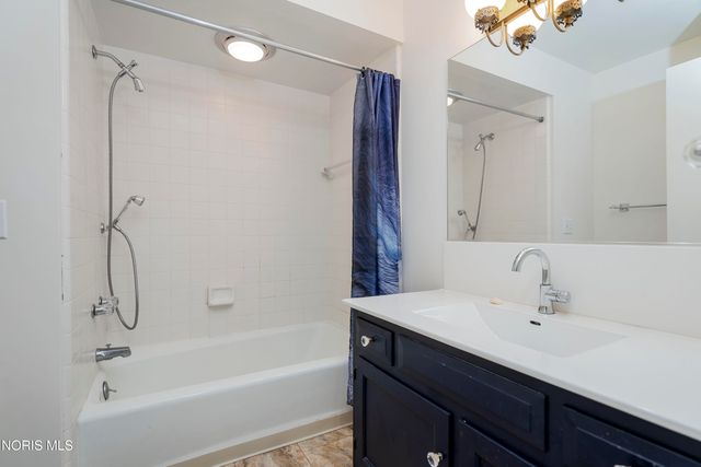 29644 E River Road, Perrysburg, OH 43551