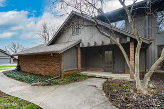 29644 E River Road, Perrysburg, OH 43551