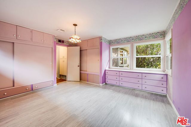 741 N Clybourn Avenue, Burbank, CA 91505