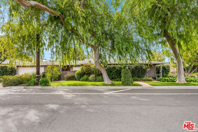 741 N Clybourn Avenue, Burbank, CA 91505