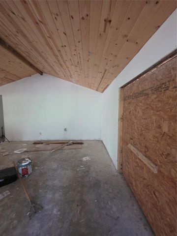 9739 Lakeview Drive, Houston, TX 77365