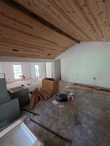 9739 Lakeview Drive, Houston, TX 77365