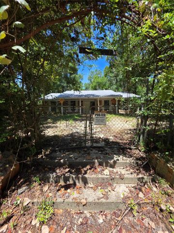 9739 Lakeview Drive, Houston, TX 77365
