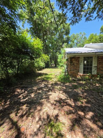 9739 Lakeview Drive, Houston, TX 77365