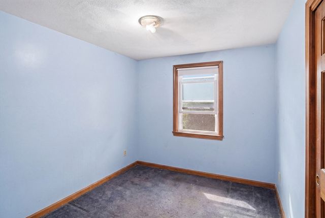 3 Birchmont St, Tyngsborough, MA 01879