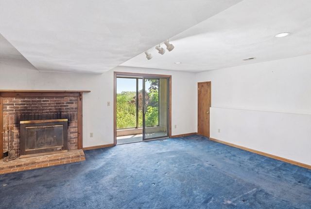 3 Birchmont St, Tyngsborough, MA 01879