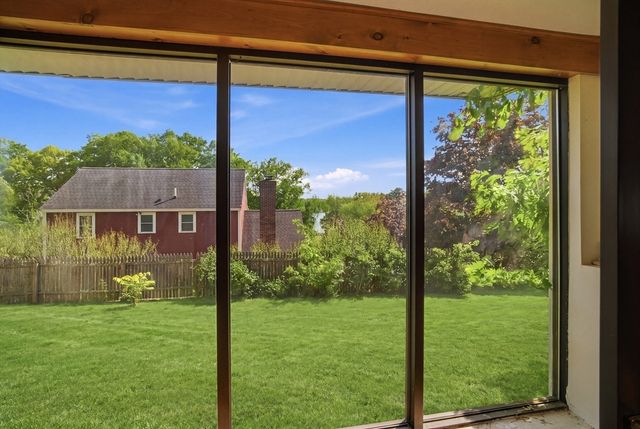 3 Birchmont St, Tyngsborough, MA 01879