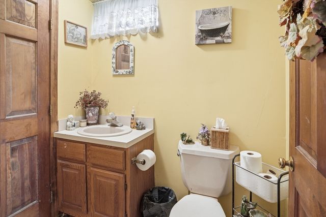 3 Birchmont St, Tyngsborough, MA 01879