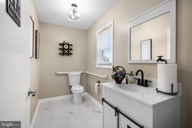 100 HOLLY DELL DR, Sewell, NJ 08080